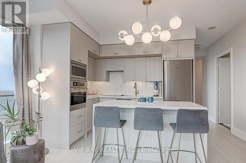 2003 - 120 Harrison Garden Boulevard, Toronto (Willowdale East), ON - Indoor Photo Showing Kitchen With Upgraded Kitchen