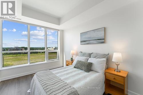 420 - 681 Yonge Street, Barrie (Painswick South), ON - Indoor Photo Showing Bedroom