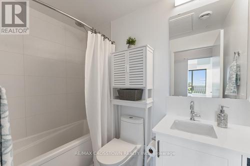 420 - 681 Yonge Street, Barrie (Painswick South), ON - Indoor Photo Showing Bathroom