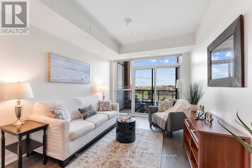 420 - 681 Yonge Street, Barrie (Painswick South), ON - Indoor Photo Showing Living Room