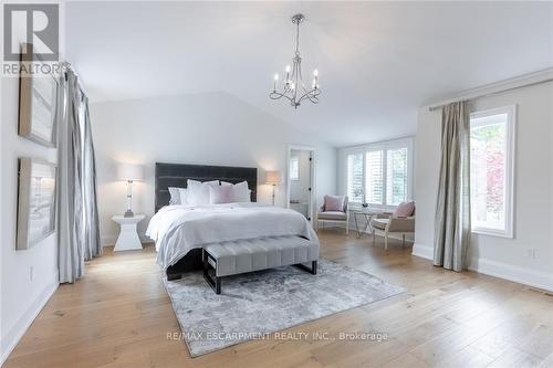 3410 Spruce Avenue, Burlington (Roseland), ON - Indoor Photo Showing Bedroom