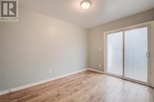 8 Greenfield Court, London, ON - Indoor Photo Showing Other Room