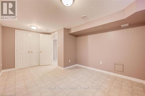 8 Greenfield Court, London, ON - Indoor Photo Showing Other Room