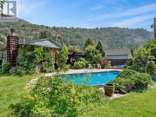 1150 Marianna  Crescent, Trail, BC - Outdoor With In Ground Pool