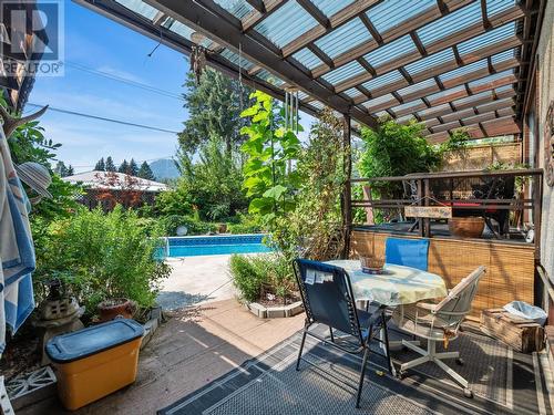 1150 Marianna  Crescent, Trail, BC - Outdoor With In Ground Pool With Deck Patio Veranda With Exterior