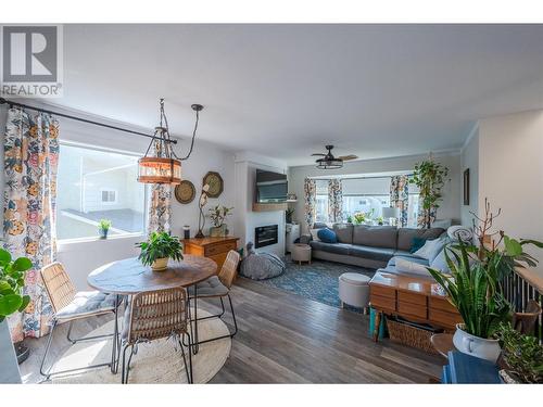 186 Baskin Court, Penticton, BC - Indoor Photo Showing Living Room With Fireplace