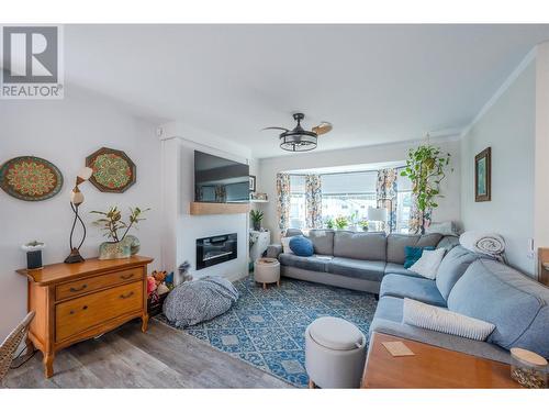 186 Baskin Court, Penticton, BC - Indoor Photo Showing Living Room With Fireplace