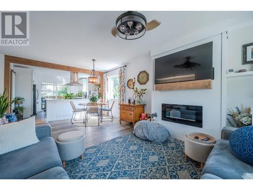 186 Baskin Court, Penticton, BC - Indoor Photo Showing Living Room With Fireplace