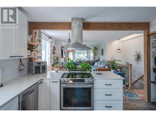 186 Baskin Court, Penticton, BC - Indoor Photo Showing Kitchen