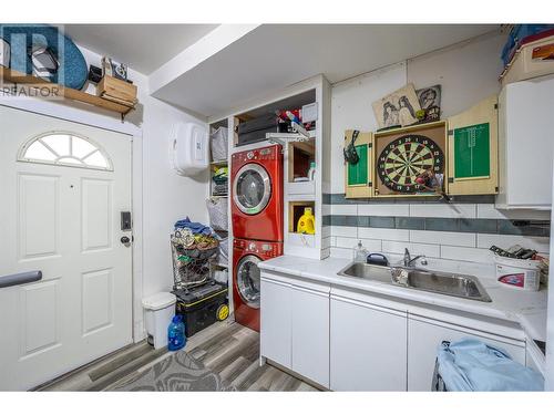 186 Baskin Court, Penticton, BC - Indoor Photo Showing Laundry Room