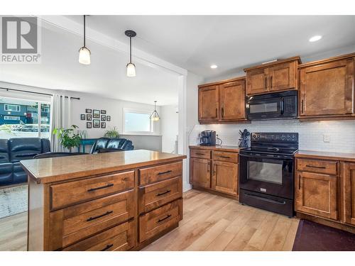 7005 Longacre Drive, Vernon, BC - Indoor Photo Showing Kitchen