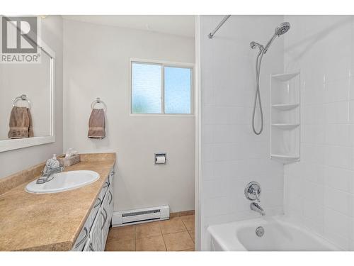 7005 Longacre Drive, Vernon, BC - Indoor Photo Showing Bathroom