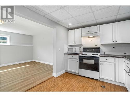 7005 Longacre Drive, Vernon, BC - Indoor Photo Showing Kitchen