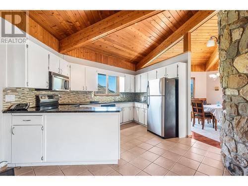 2100 40Th Street, Vernon, BC - Indoor Photo Showing Kitchen