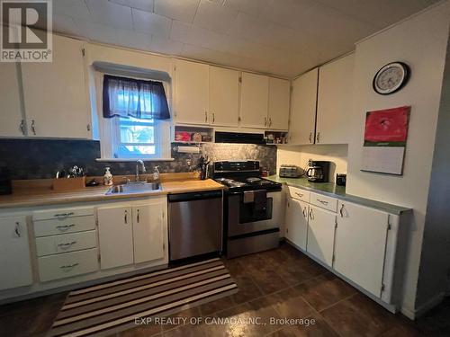 123 Father Costello Drive, Timmins (Main Area), ON - Indoor Photo Showing Kitchen