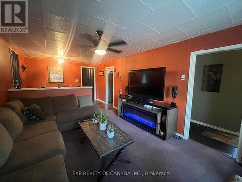 123 Father Costello Drive, Timmins (Main Area), ON - Indoor Photo Showing Living Room