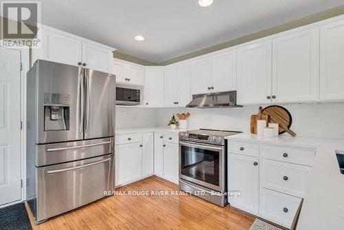 9358 Cherry Lane, Hamilton Township (Baltimore), ON - Indoor Photo Showing Kitchen With Stainless Steel Kitchen