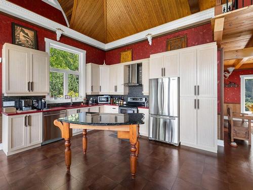 Cuisine - 14-579 Boul. Blais E., Berthier-Sur-Mer, QC - Indoor Photo Showing Kitchen