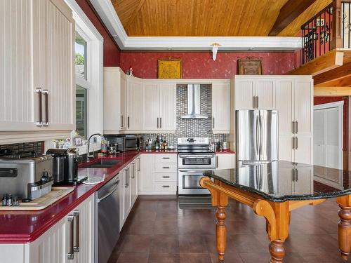 Cuisine - 14-579 Boul. Blais E., Berthier-Sur-Mer, QC - Indoor Photo Showing Kitchen With Upgraded Kitchen