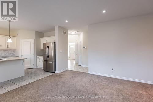 Upper - 14 Oxford Terrace, St. Thomas, ON - Indoor Photo Showing Kitchen