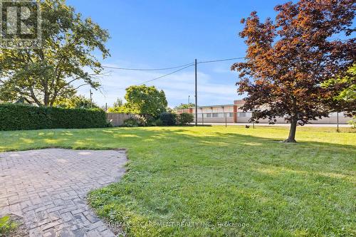 12 Broderick Avenue, Thorold, ON - Outdoor