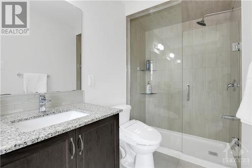 402 Cope Drive, Ottawa, ON - Indoor Photo Showing Bathroom