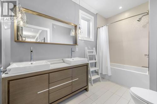 10 Larkspur Lane, Portugal Cove-St. Philip'S, NL - Indoor Photo Showing Bathroom