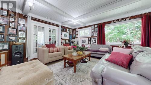 999 Lake Drive E, Georgina (Sutton & Jackson'S Point), ON - Indoor Photo Showing Living Room