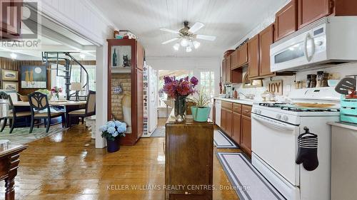 999 Lake Drive E, Georgina, ON - Indoor Photo Showing Kitchen