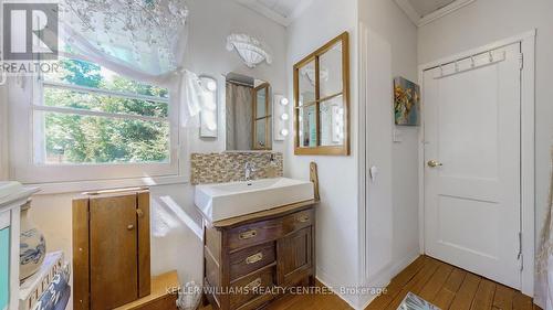 999 Lake Drive E, Georgina, ON - Indoor Photo Showing Bathroom