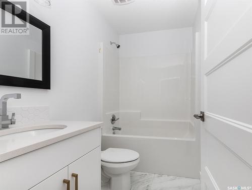 51 Meadowlark Crescent, Blucher Rm No. 343, SK - Indoor Photo Showing Bathroom