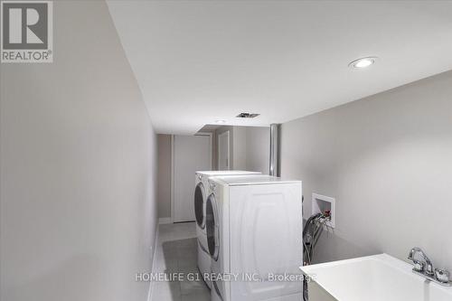 904 Oasis Drive, Mississauga (East Credit), ON - Indoor Photo Showing Laundry Room