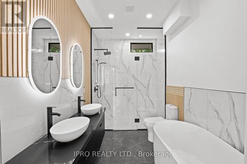 42 Warren Crescent E, Toronto (Lambton Baby Point), ON - Indoor Photo Showing Bathroom