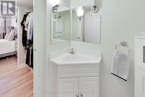 605 - 1881 Jane Street, Toronto (Maple Leaf), ON - Indoor Photo Showing Bathroom