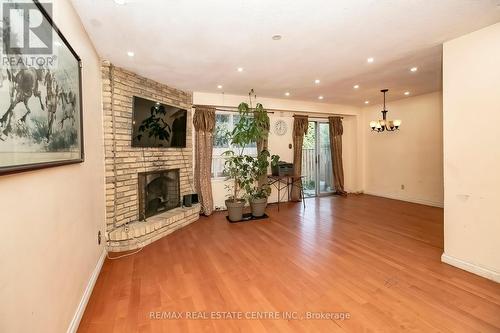 90 Primrose Crescent, Brampton (Heart Lake West), ON - Indoor With Fireplace