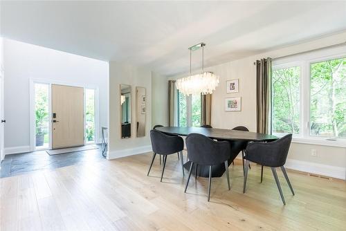 3410 Spruce Avenue, Burlington, ON - Indoor Photo Showing Dining Room