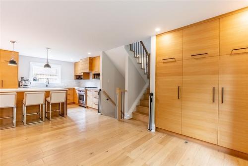 3410 Spruce Avenue, Burlington, ON - Indoor Photo Showing Kitchen