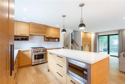 3410 Spruce Avenue, Burlington, ON - Indoor Photo Showing Kitchen With Stainless Steel Kitchen With Upgraded Kitchen