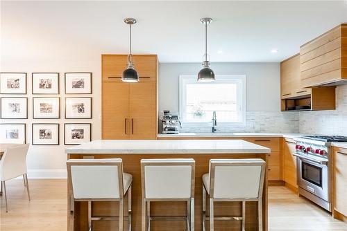 3410 Spruce Avenue, Burlington, ON - Indoor Photo Showing Kitchen With Stainless Steel Kitchen With Upgraded Kitchen