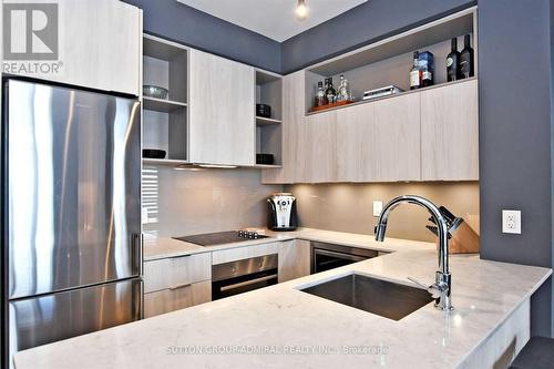 713 - 200 Sackville Street, Toronto (Regent Park), ON - Indoor Photo Showing Kitchen With Upgraded Kitchen