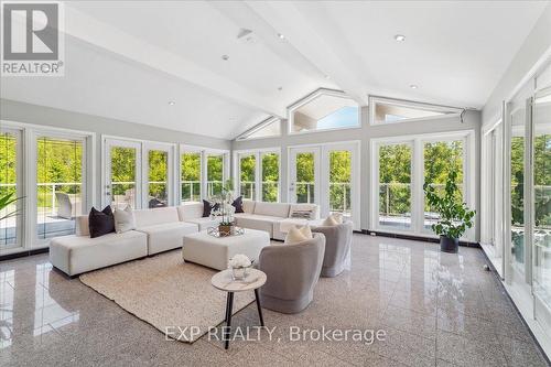 3505 Cochrane Street, Whitby (Williamsburg), ON - Indoor Photo Showing Living Room