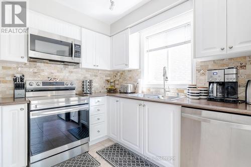 32 Brown Wood Drive, Barrie (Little Lake), ON - Indoor Photo Showing Kitchen With Double Sink