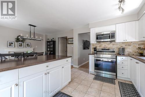 32 Brown Wood Drive, Barrie (Little Lake), ON - Indoor Photo Showing Kitchen