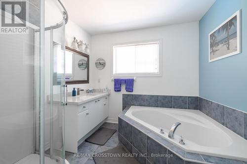 32 Brown Wood Drive, Barrie (Little Lake), ON - Indoor Photo Showing Bathroom