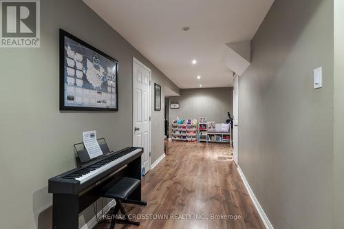 32 Brown Wood Drive, Barrie (Little Lake), ON - Indoor Photo Showing Other Room