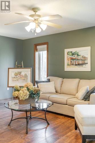 32 Pierce Road, Prince Edward County (Bloomfield), ON - Indoor Photo Showing Living Room