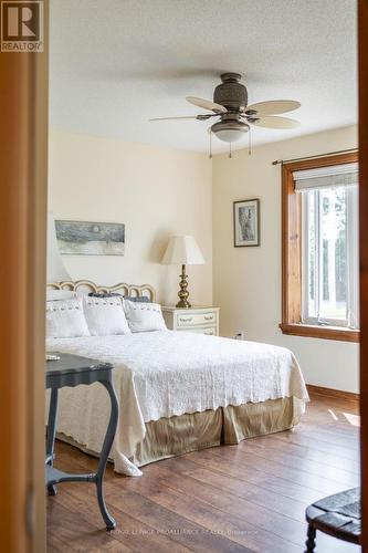 32 Pierce Road, Prince Edward County (Bloomfield), ON - Indoor Photo Showing Bedroom