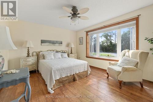 32 Pierce Road, Prince Edward County (Bloomfield), ON - Indoor Photo Showing Bedroom