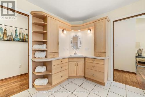 32 Pierce Road, Prince Edward County (Bloomfield), ON - Indoor Photo Showing Bathroom