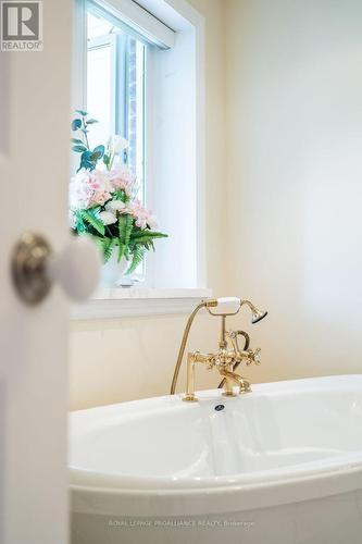 32 Pierce Road, Prince Edward County (Bloomfield), ON - Indoor Photo Showing Bathroom